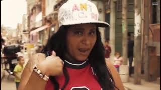 Tik tok - Mc Katia  -Ah tah, tá dizendo por ai que se eu passar vai me pegar-