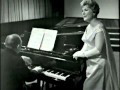 Capture de la vidéo Fauré, "Clair De Lune" - Teresa Stich Randall - Gerald Moore (Bbc, 1961)