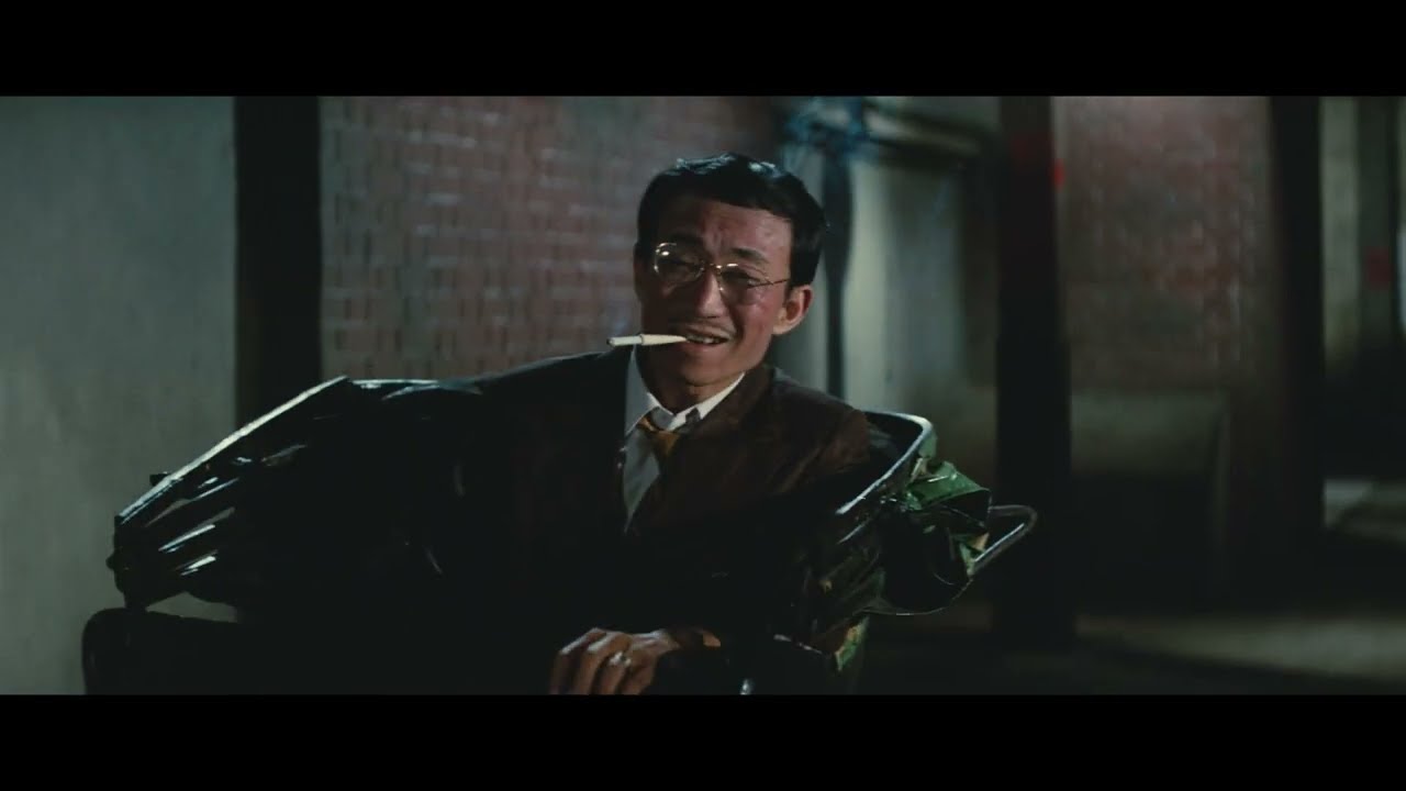 Fist of Fury 1972 Bruce Lee lifts up a rickshaw 4K