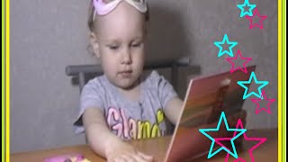 Красим ногти детским лаком, клеим наклейки для ногтей и открываем игрушку Кошка Супергерой Барби Красим ногти детским лаком, клеим наклейки для ногтей и открываем игрушку Кошка Супергерой Барби