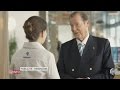 Roger moore pour la pub swisscom cest ringard