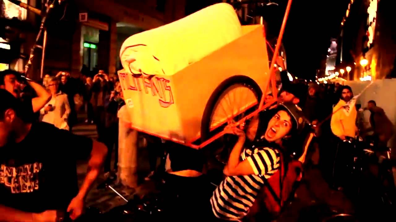 Obejrzyj Motores - Barcos naufragados "Caníbal delo ajeno" (2014) w YouTube Obejrzyj Motores - Barcos naufragados "Caníbal delo ajeno" (2014) w YouTube