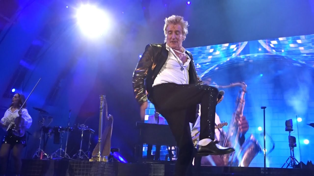 Rod Stewart Hollywood Bowl 6/14/22 Having a Party, It Takes Two ...