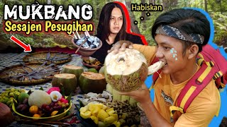 BRUTAL MUKBANG SESAJEN PESUGIHAN DI TENGAH HUTAN HAMPIR KESURUPAN MAKHLUK GOIB