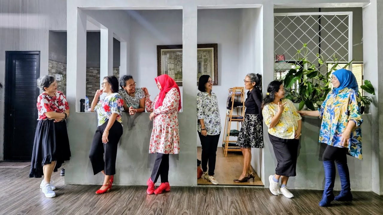 BAILANDO NOSA - HIGH BEGINNER - Choreo: Novita Eddy & @susanty9054 [demo by Laras Line Dance]