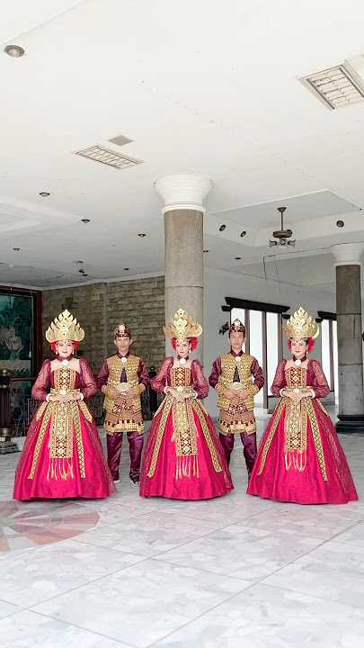 kupu-kupu terbang melayang aku lucu banyak yang sayang 🥰