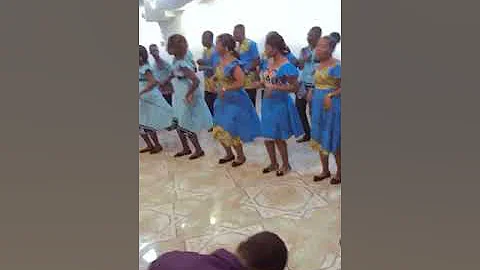 le CHUR LA VOIX DU CENACLE -TOGO en mode VIP n'hsi...