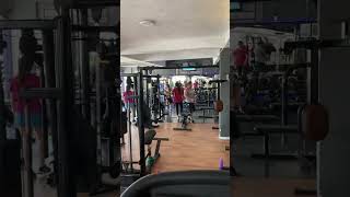 Dia de malhar os cambitos #malharoscambitos #musculação #academia #her