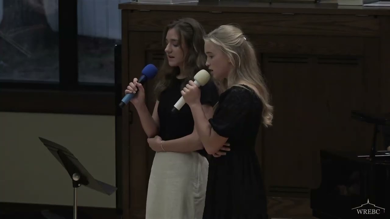 С первых дней охраняла меня и вела