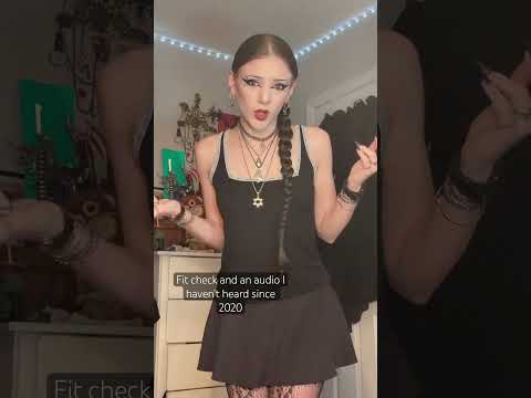 #relatable #fitcheck #outfit #outfitideas #fashion #goth #gothic #2020 #nostalgia #hilarious #makeup