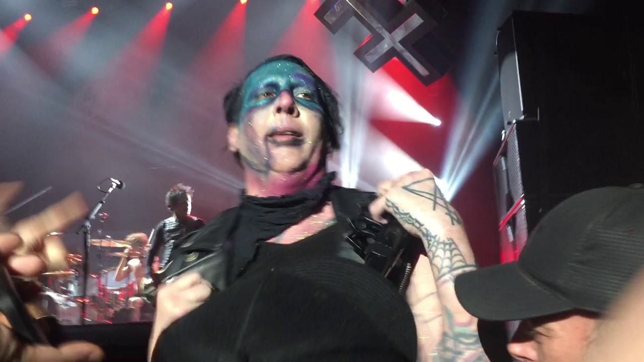 Marilyn Manson - The Beautiful People (Live @ Budweiser Gardens)