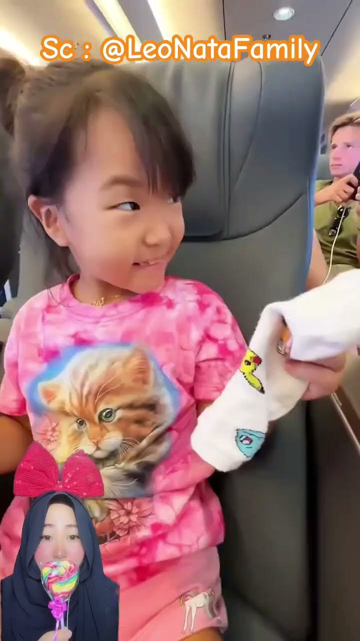 PRANK KAKAK DAN MAMA PAKAI KAOS KAKI ⁉️ lho Koq pada pingsan ??@LeoNataFamily #shorts #funny