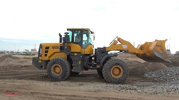 New WheelLoader Pushing Partner Jobs Dumper Truck Loading Spread Sandy Soil