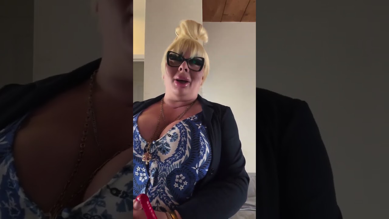 Elenoire Ferruzzi & Il Centralino feat. Dottoressa Malagusi