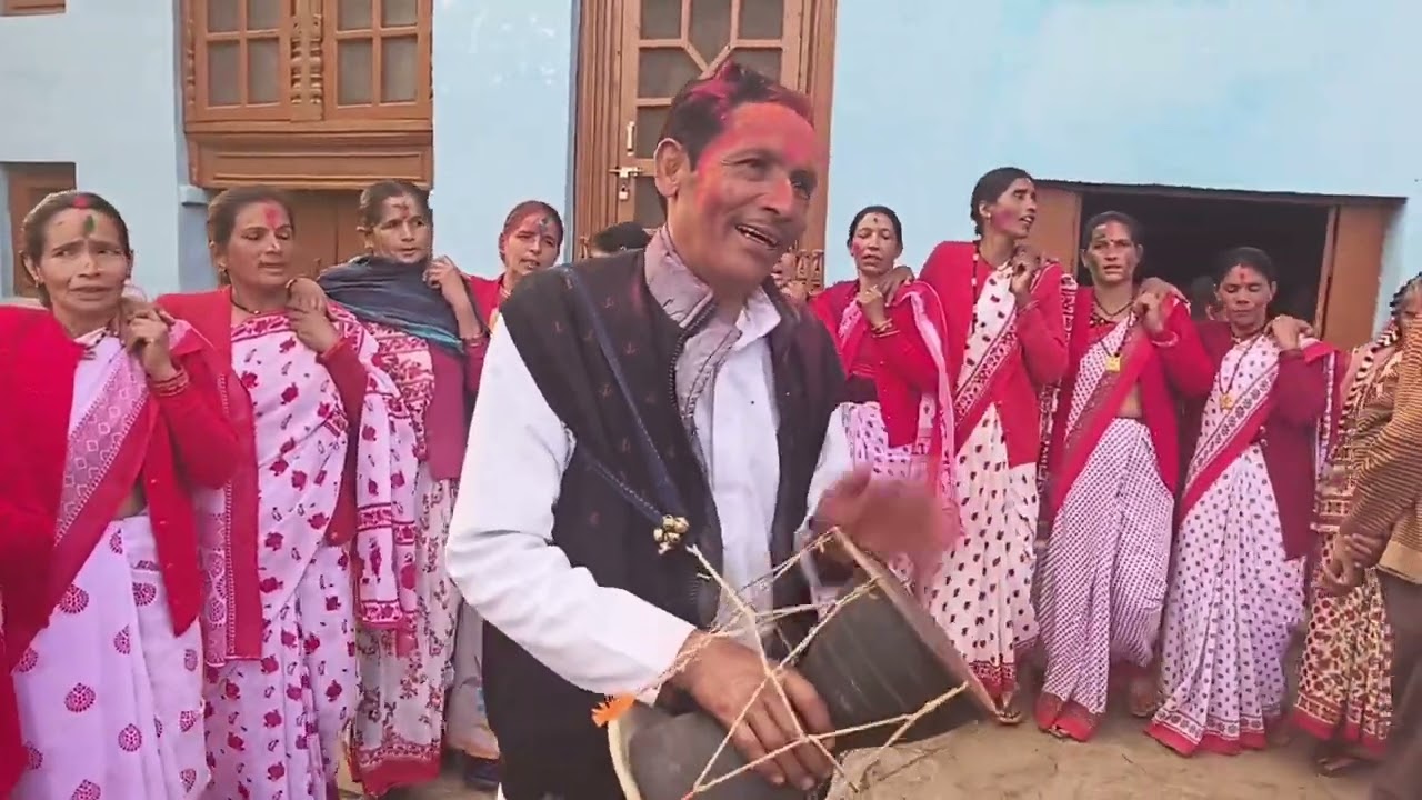 वारि बिजुली पारि बिजुली बिच बिजुली तार ला😍 ।कुमाऊँनी चाचरी की झलक। होली पर रंगीली चाचरी❤️,   🆎54