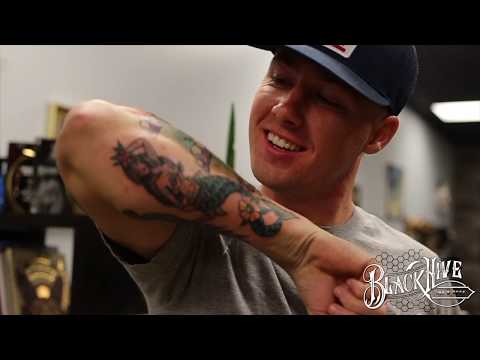 Video: Tus Txiv Neej Tattoos Aub Hauv North Carolina