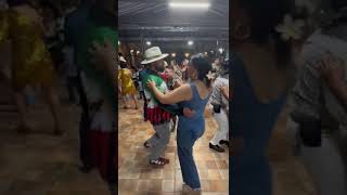 que bien bailan #adrianapatino7807 #lapulgadealamo #baile #cumbias #bronco956