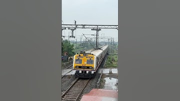 Continue Horn Blow Howrah-Bardhaman Local Entring Railgate #shorts #viral