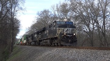 NS ES44DC 7706 w/ Nice K5HL Leads Short Intermodal 229 on 3/27/22