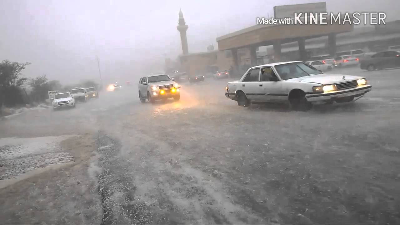 أمطار و بردية و سيول الشفا بمدينة الطائف الجمعه ١ إبريل ٢٠١٦