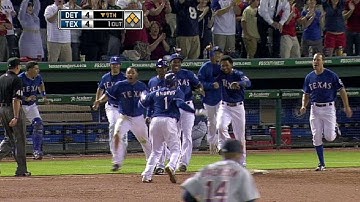 Andrus hits a walk-off single in the ninth