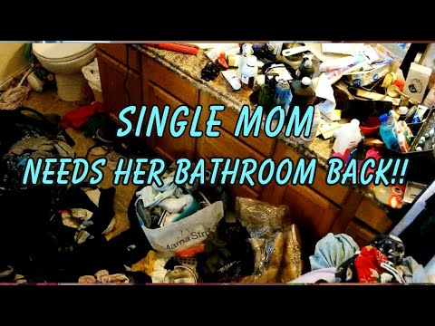 Cleaning extremely cluttered bathroom for single mom w/ ADHD w/ 3 kids for FREE #satisfying
