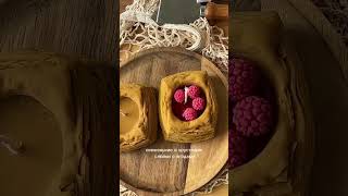 🍰✨ Свечи «Слойки с ягодами» — создайте атмосферу сладкой выпечки у себя дома! ✨🍓