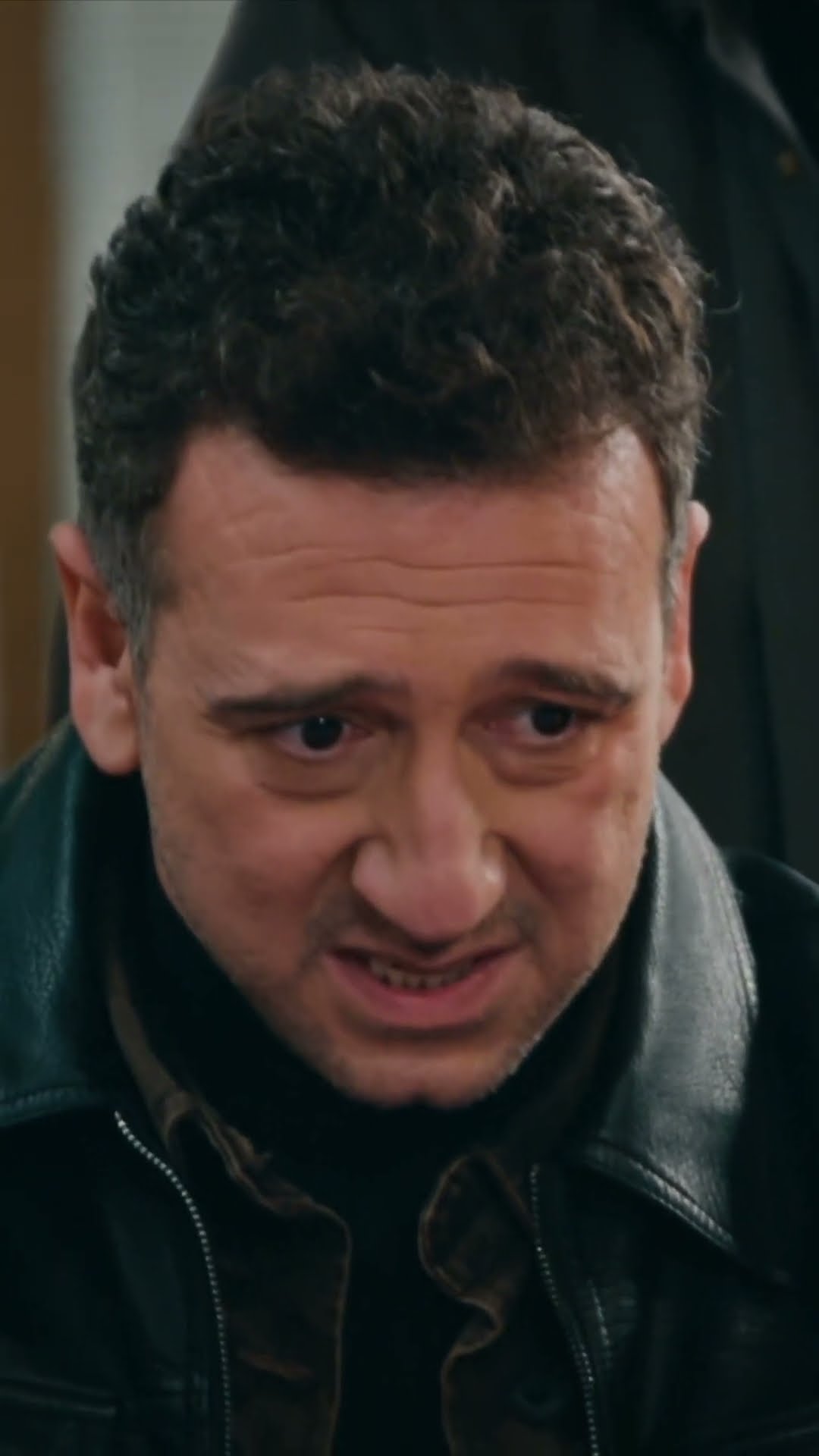 Ekip, acı gününde Fiko'nun yanında! #ArkaSokaklar #Shorts
