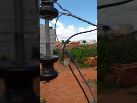 Vídeo: Pipe rack para entrada de eletricidade no local ou na casa