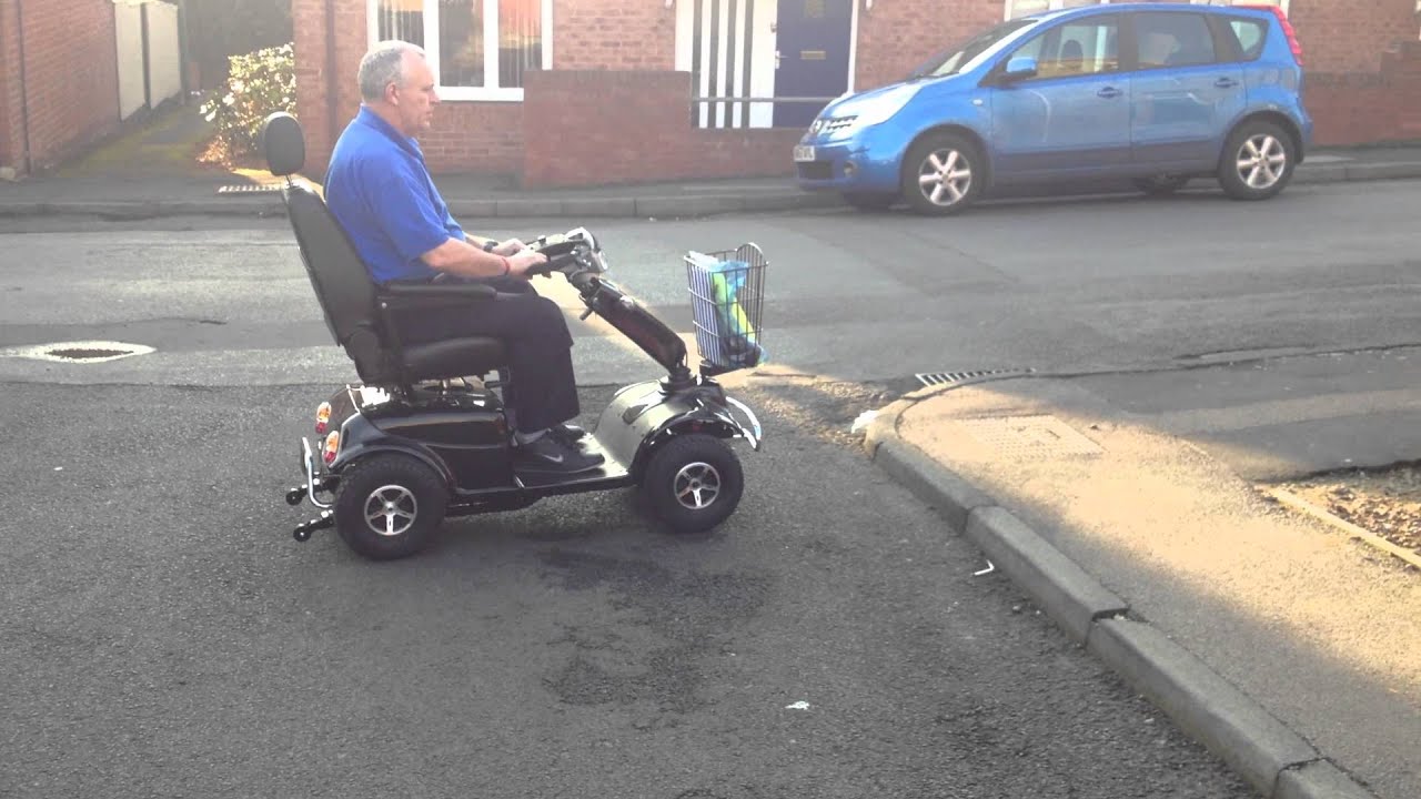 329 LE 8MPH Mobility Scooter