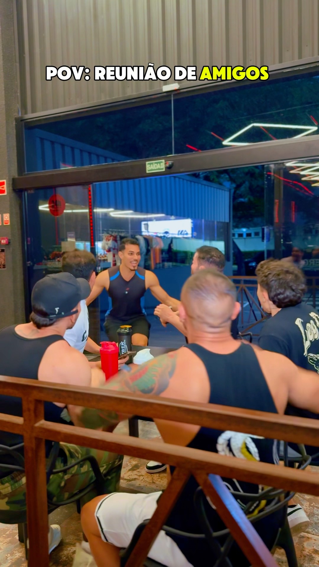 POV: Reunião de amigos