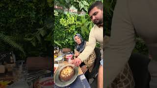 Babam Annemi̇ İlk Defa Yemeğe Çikarmiştir