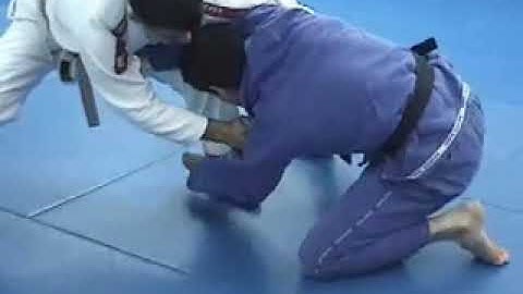 JJM ONLINE 2006 - Escaping The Knee On Stomach