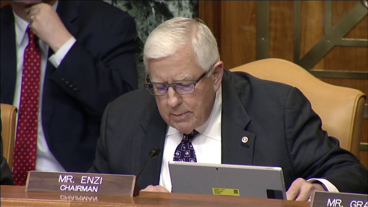 Senate Budget Committee approves plan to cut deficits by half a trillion dollars