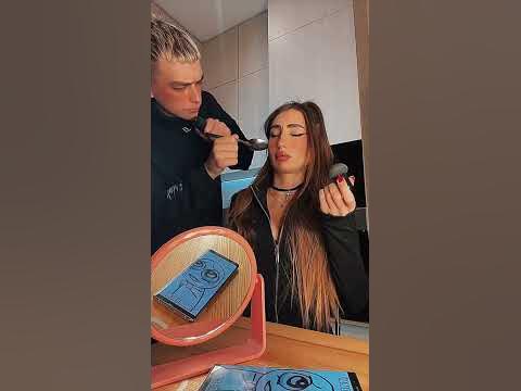 Снимаем макияж правильно😂 Кто заметил кое-что в отражении? - YouTube