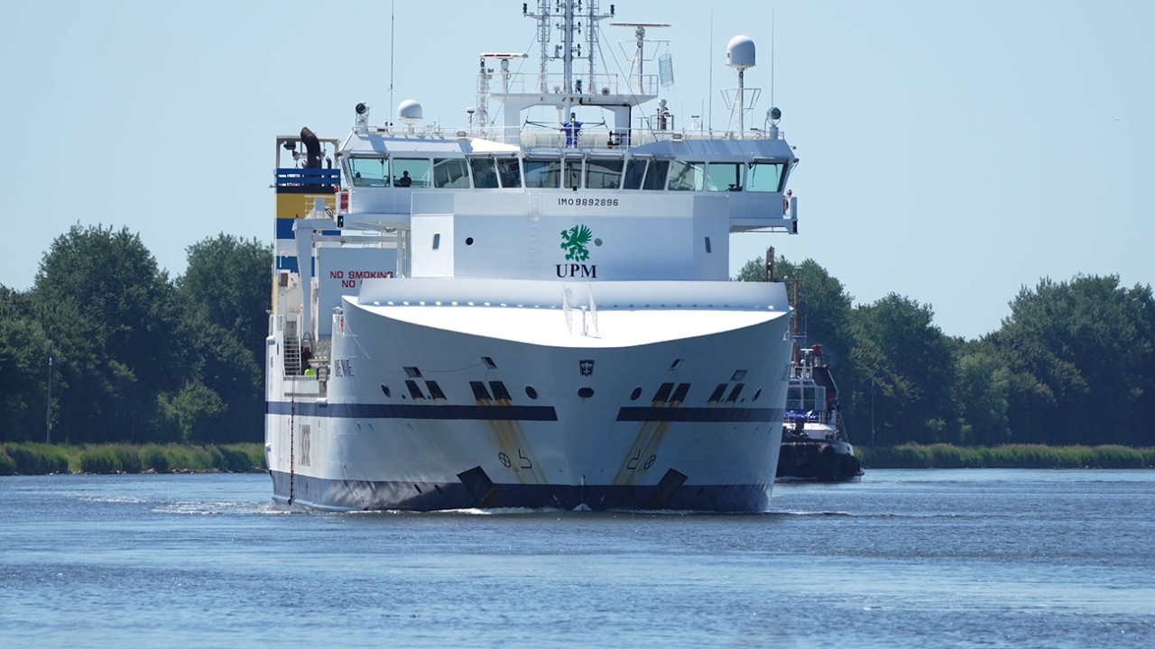 Shipspotting NOK/ Kiel Canal/ Nord Ostsee Kanal/ Cruiseship, Containership, Tanker, Roro Ship
