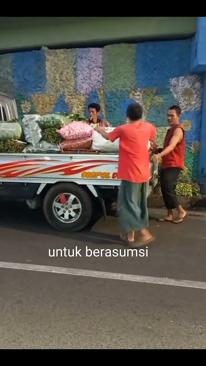 grand max pick up bongkar sayuran dipasar klender kolong