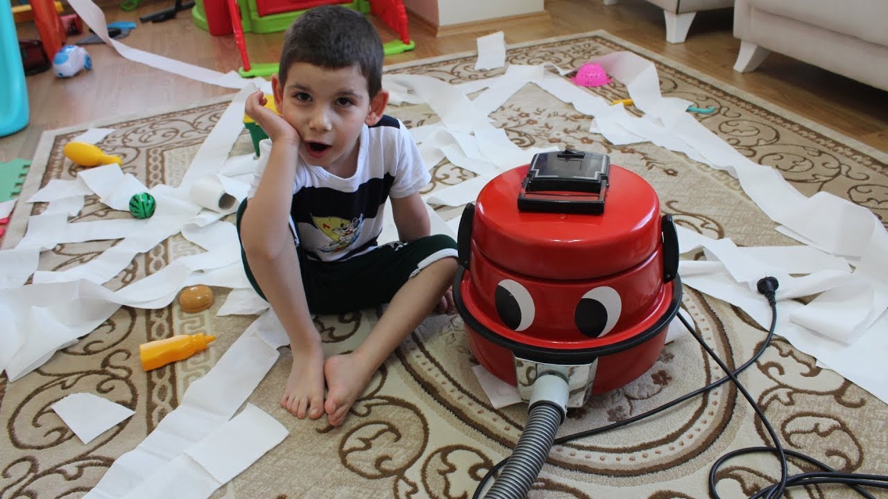 Miraç Odasını Çok Dağıtmış Zeynep Abla Ona Gerçek Sevimli Elektrik Süpürgesi Veriyor