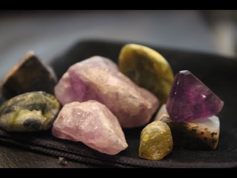 Как найти драгоценные камни, среди обычных булыжников