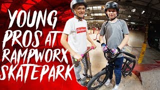 BMX vs Scooter: Young Pro Riders at Rampworx Skatepark
11 year old BMX Pro Phil Miller and 12 year old Scooter Pro Vinnie Whitney call each other Scooter VS BMX tricks and have a session here at Rampworx Skatepark!
We have the biggest scooter and skate shop in the UK based in Liverpool. Everything you need to get up and riding can be found on our website with Next Day delivery available on everything. Check it out: http://shop.rampworx.com
P.S use code “youtube-ten” to get 10% off your order.
Buy Stunt Scooters: https://shop.rampworx.com/pages/stunt...
Buy Skateboards: https://shop.rampworx.com/collections...
Buy Protective Gear: https://shop.rampworx.com/pages/prote...
VIST OUR SKATEPARK:
Rampworx Skatepark
1-3 Leckwith Road, Bootle, Liverpool, L306UE, UK
Phone: +44 (0)151 530 1500
https://rampworx.com/contact/
FOLLOW US:
Instagram: https://www.instagram.com/rampworx/
Facebook: https://www.facebook.com/rampworxskat...
Twitter: https://twitter.com/rampworx
Website: https://rampworx.com
#rampworx #skatepark #liverpool #bmx #stuntscooter #proscooter #skateboard #skate #merseyside BMX vs Scooter: Young Pro Riders at Rampworx Skatepark
