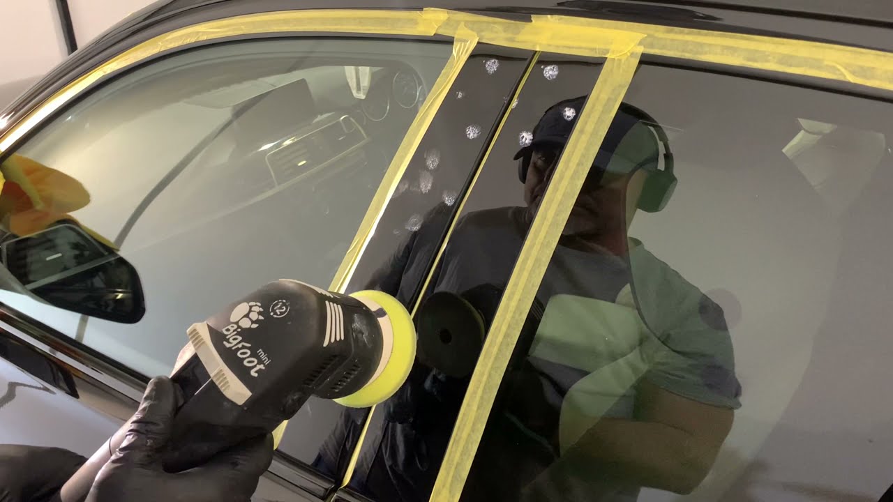 GLOSS ENHANCEMENT !!  ON A BLACK BMW AND GTECHNIQ CERAMIC COATING AS PROTECTION.