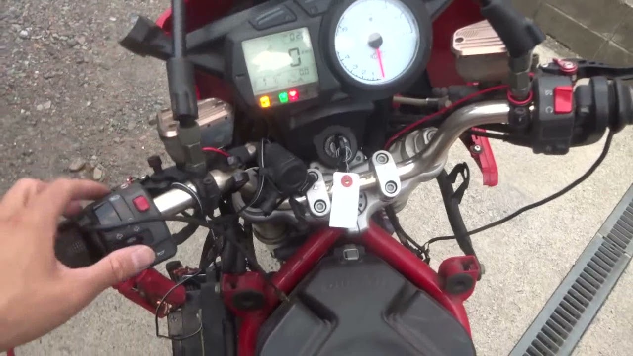 ムルティストラーダ1000DS純正左側メインステップ！シフトペダル！コケ傷破損なし！交換修理に♪ ムルティストラーダ1000S DUCATI購入ガイド | バージンドゥカティ