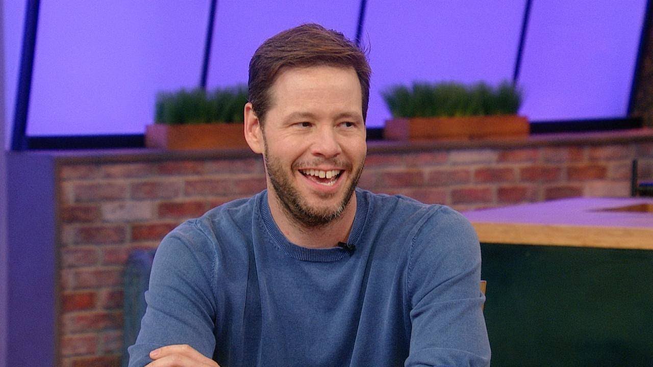 Ike Barinholtz on Tapping Tiffany Haddish to Play His Wife in New Thanksgiving Movie "The Oath" | Rachael Ray Show