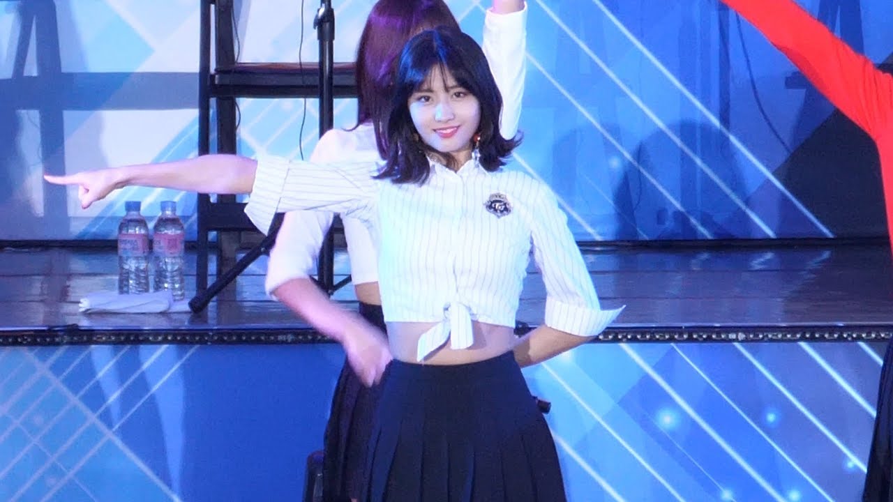 [4K] [180623] TWICE 트와이스 (MOMO 모모) - Heart Shaker 하트셰이커 (롯데면세점 패밀리 콘서트) 직캠/Fancam by PIERCE
