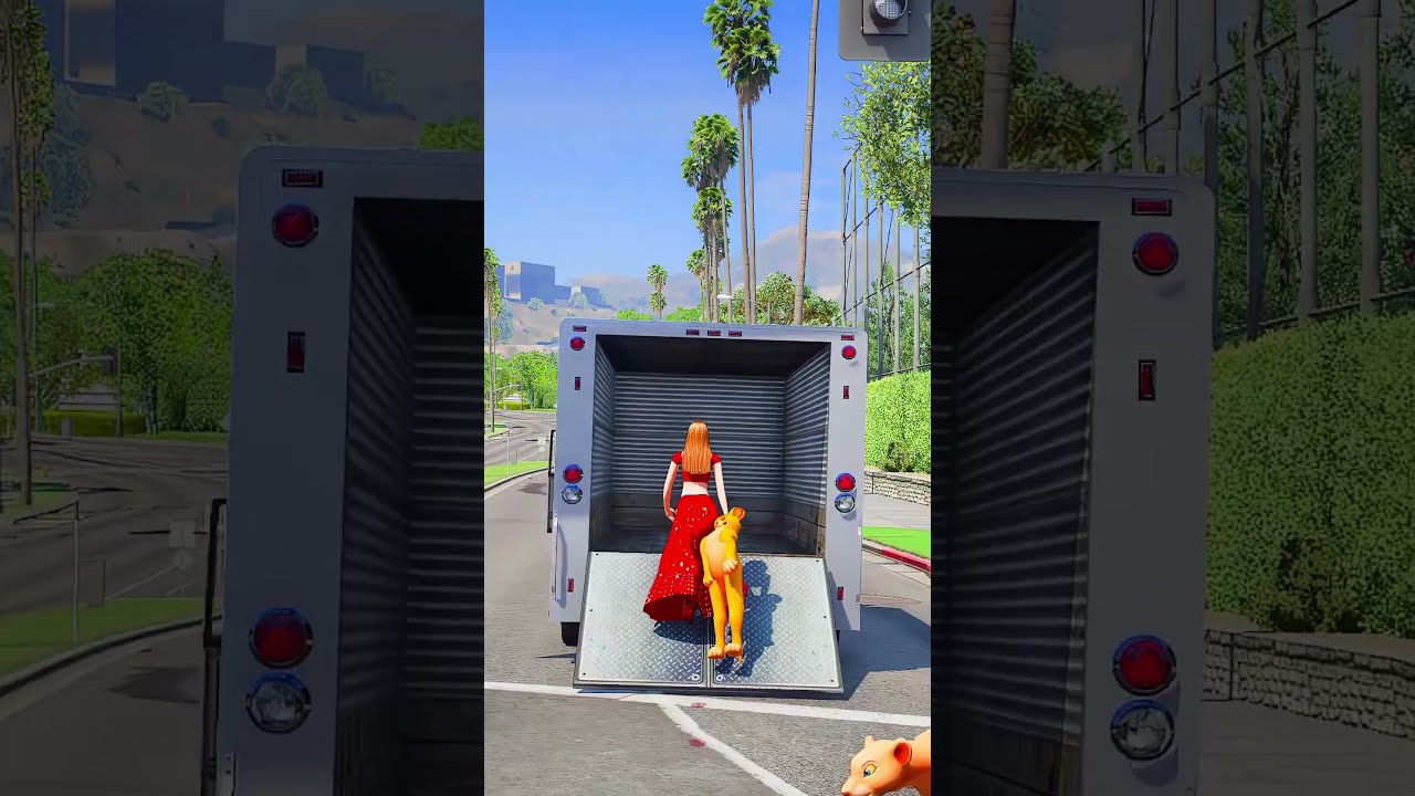 GTA V LIONESS SAVING HIS MOM Shorts