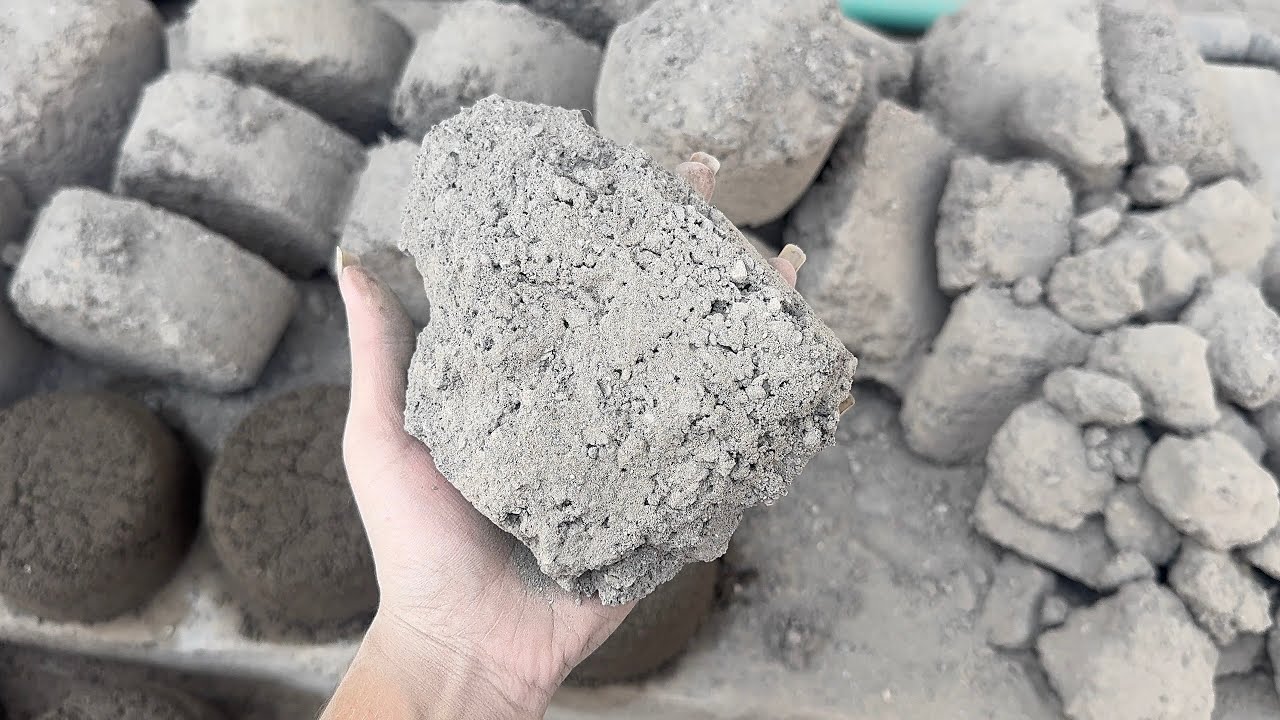 HBD@Dolly || gritty black &white grainy texture dry floor crumbling dusty 🔥