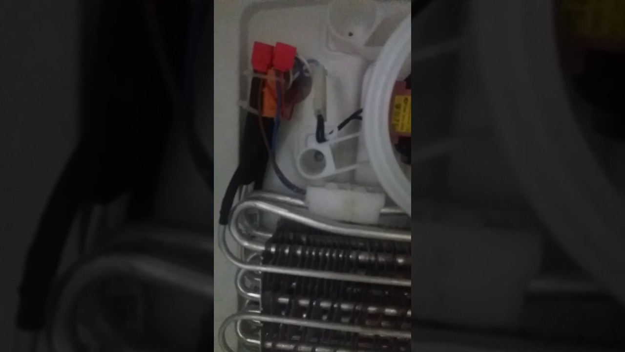 Obstrução da tubulação de dreno geladeira Brastemp - YouTube