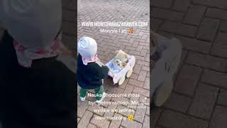 Marysia Wyprowadza Na Spacer Misia