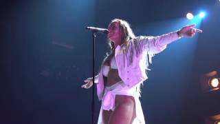 Video thumbnail of "Niykee Heaton - Angel In A Centerfold LIVE HD (2016) Los Angeles The Mayan"