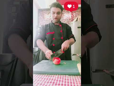 Pro chef tomato cutting trick 🍅🔥 #chef #kitchentips #food